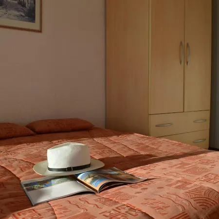 Le Lavandou, 1 Pièce, 4 Personnes - Fr-1-251-251 Appartement